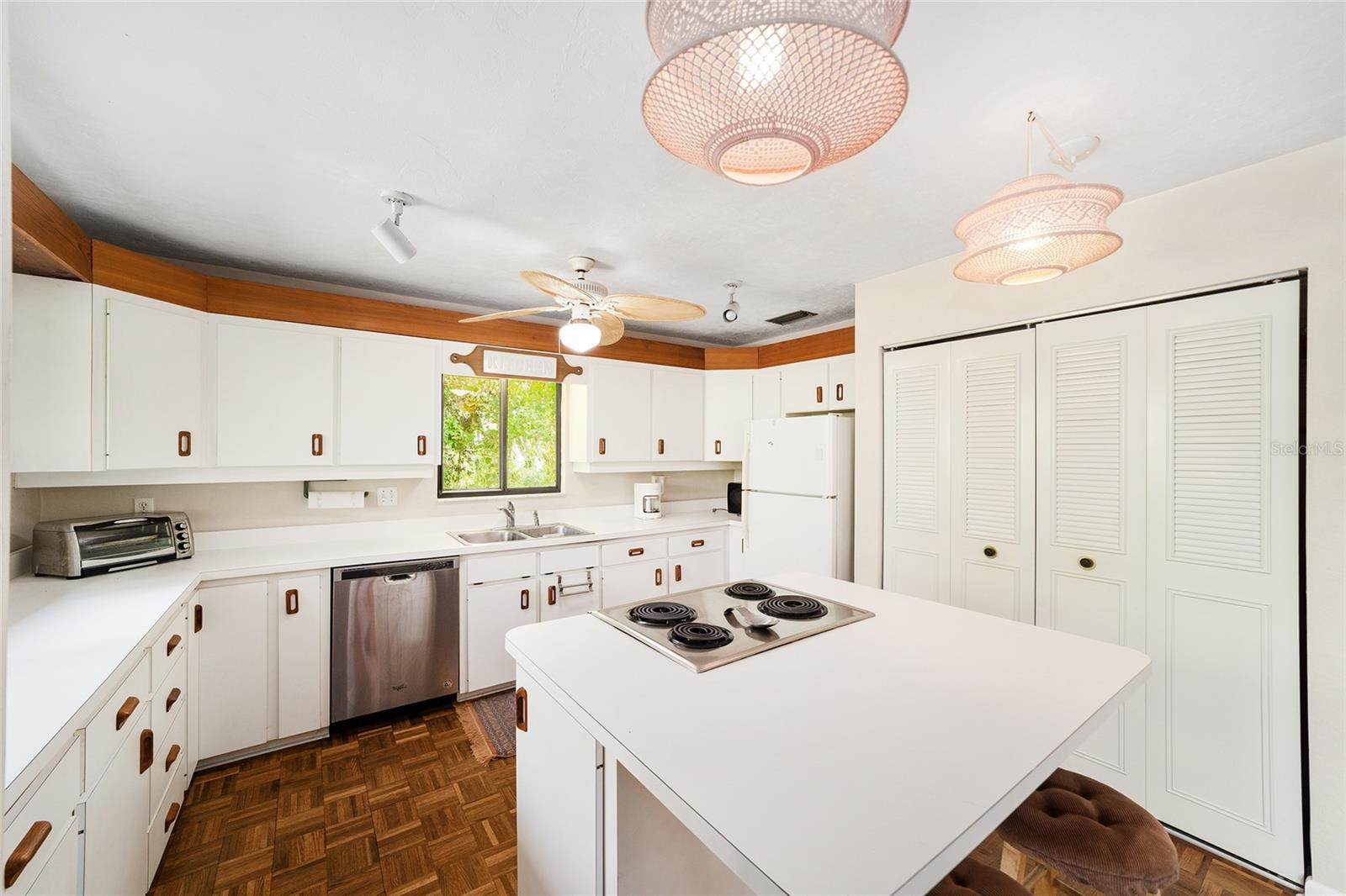 Image 12 of 49 For 20810 132nd Avenue