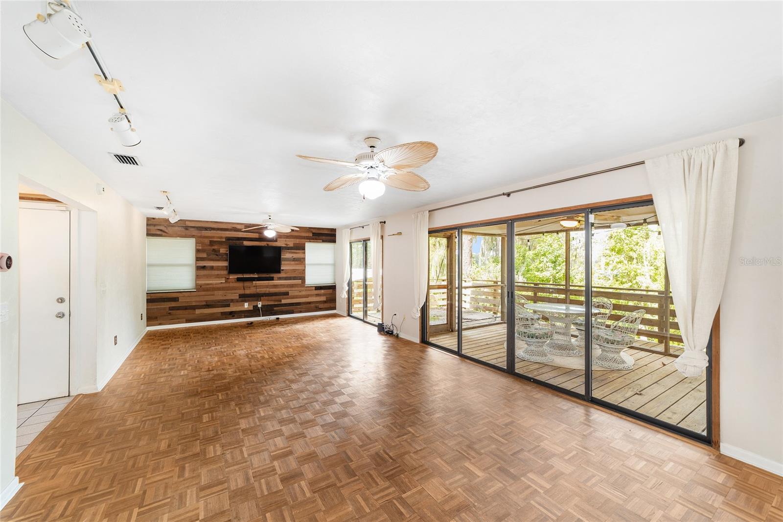 Image 13 of 49 For 20810 132nd Avenue