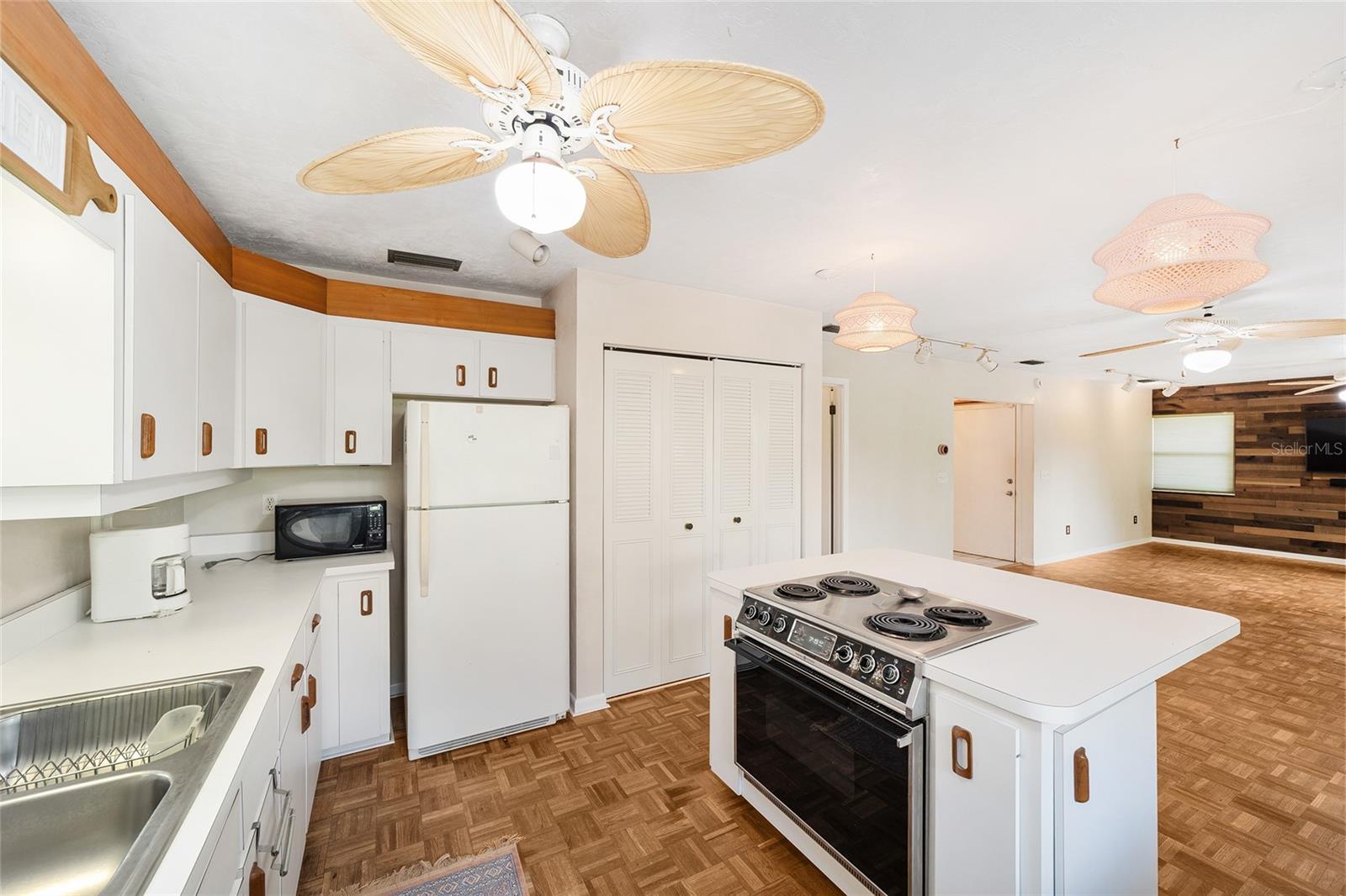 Image 14 of 49 For 20810 132nd Avenue