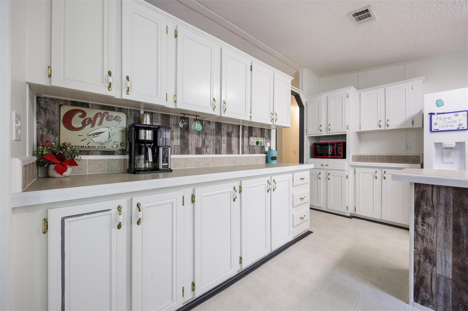 Image 15 of 49 For 6527 155th Street
