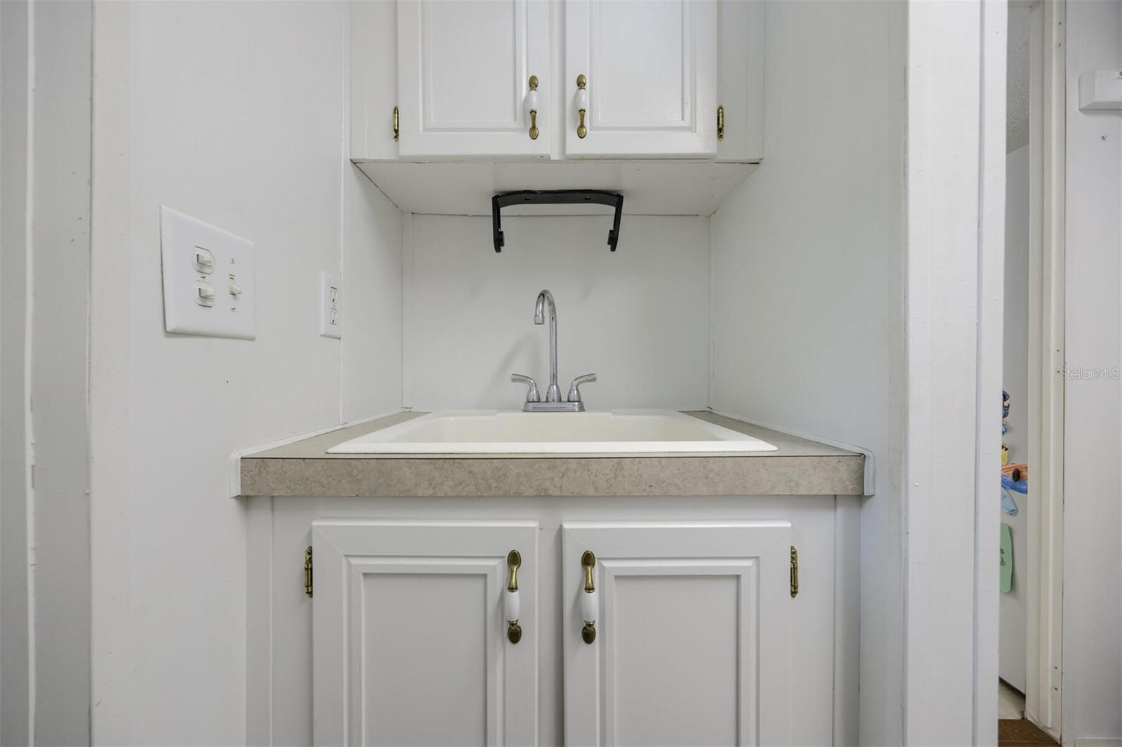 Image 30 of 49 For 6527 155th Street