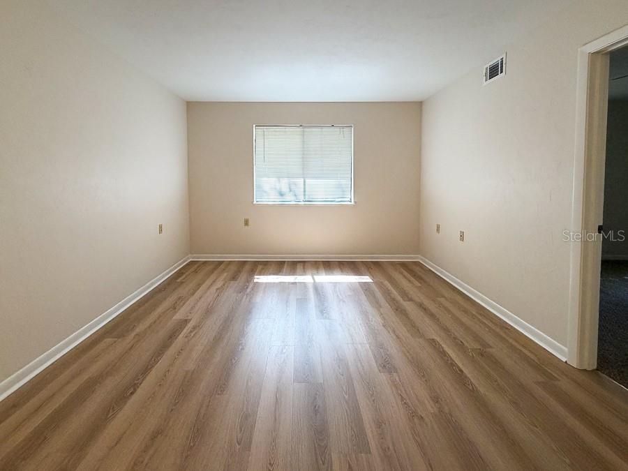 Image 12 of 17 For 109 16th Avenue Q301
