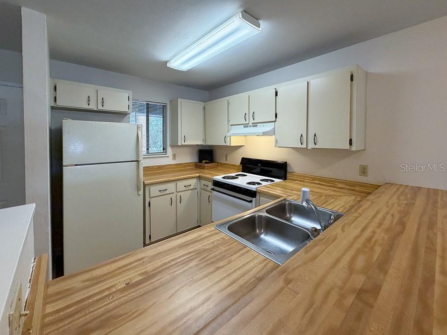 Image 3 of 17 For 109 16th Avenue Q301