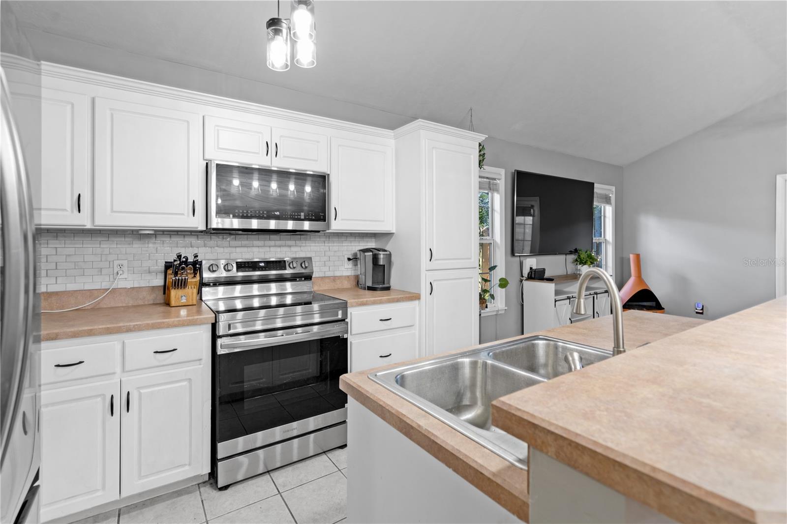 Image 11 of 32 For 6237 109th Place