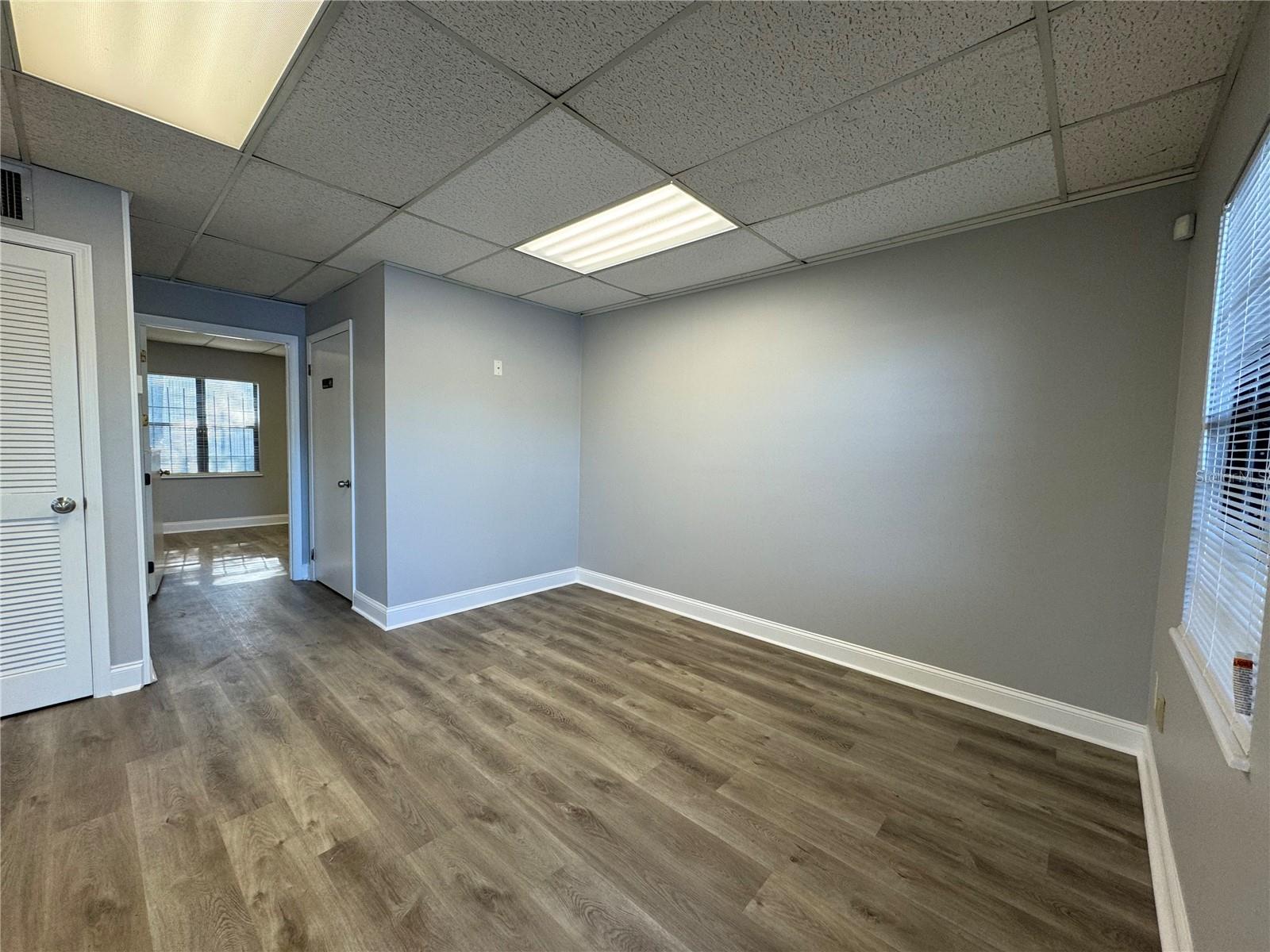 Image 6 of 14 For 550 Balmoral Circle N 3rd Buildi