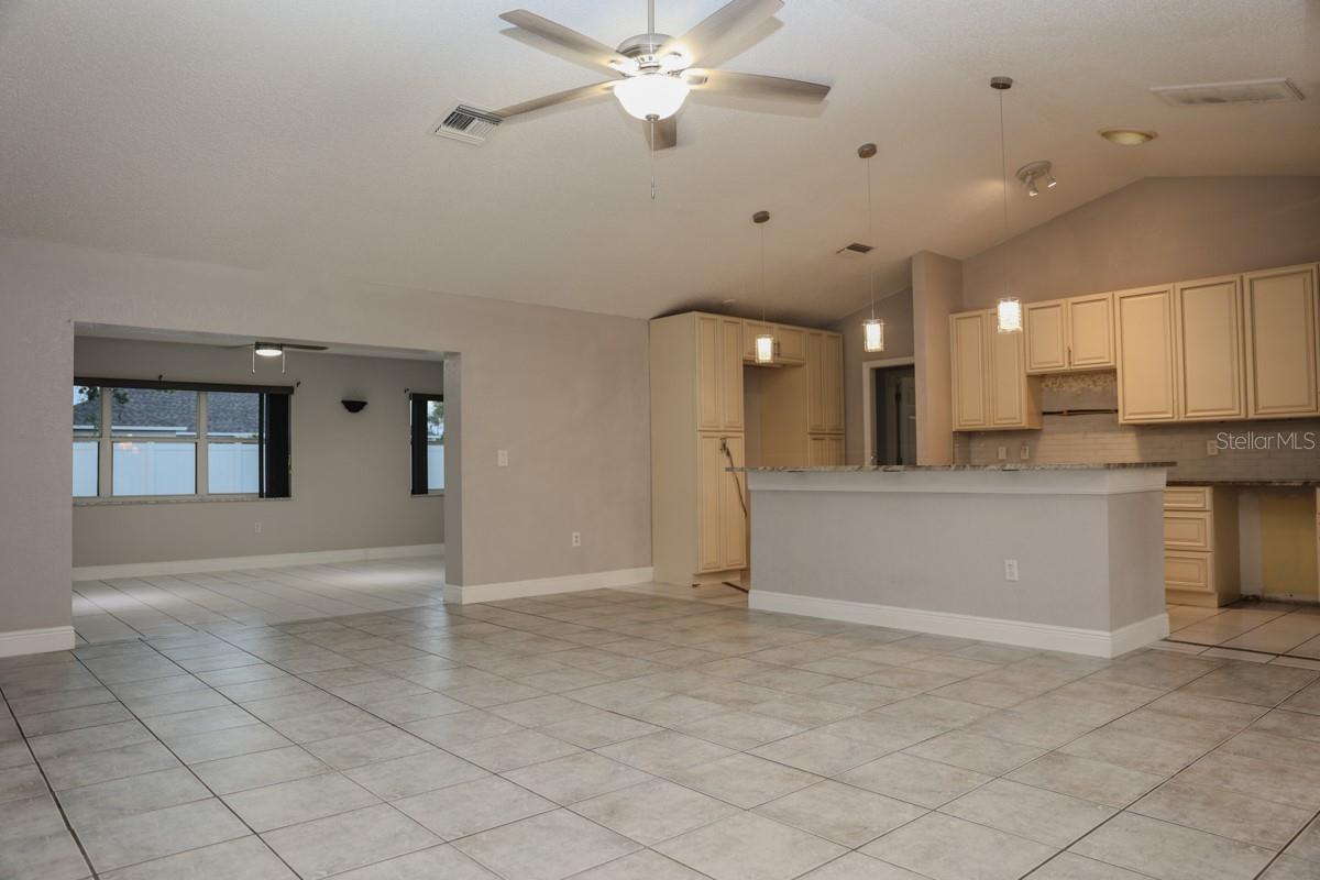 Image 16 of 58 For 11194 Murraysville Drive