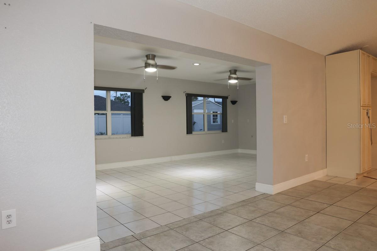 Image 19 of 58 For 11194 Murraysville Drive