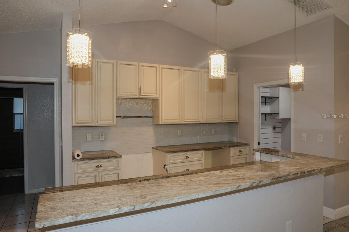 Image 27 of 58 For 11194 Murraysville Drive