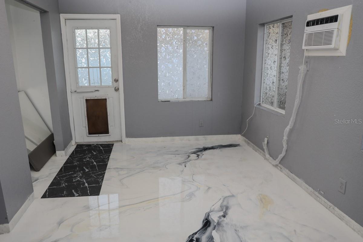 Image 52 of 58 For 11194 Murraysville Drive