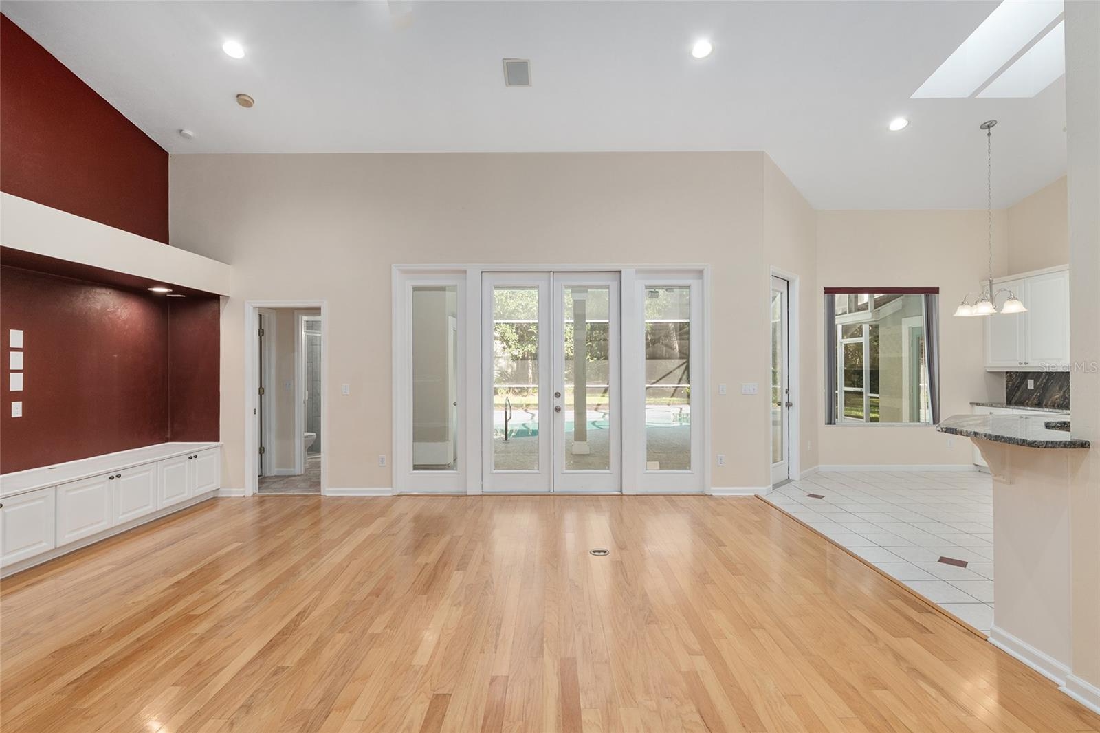 Image 14 of 81 For 13424 4th Lane