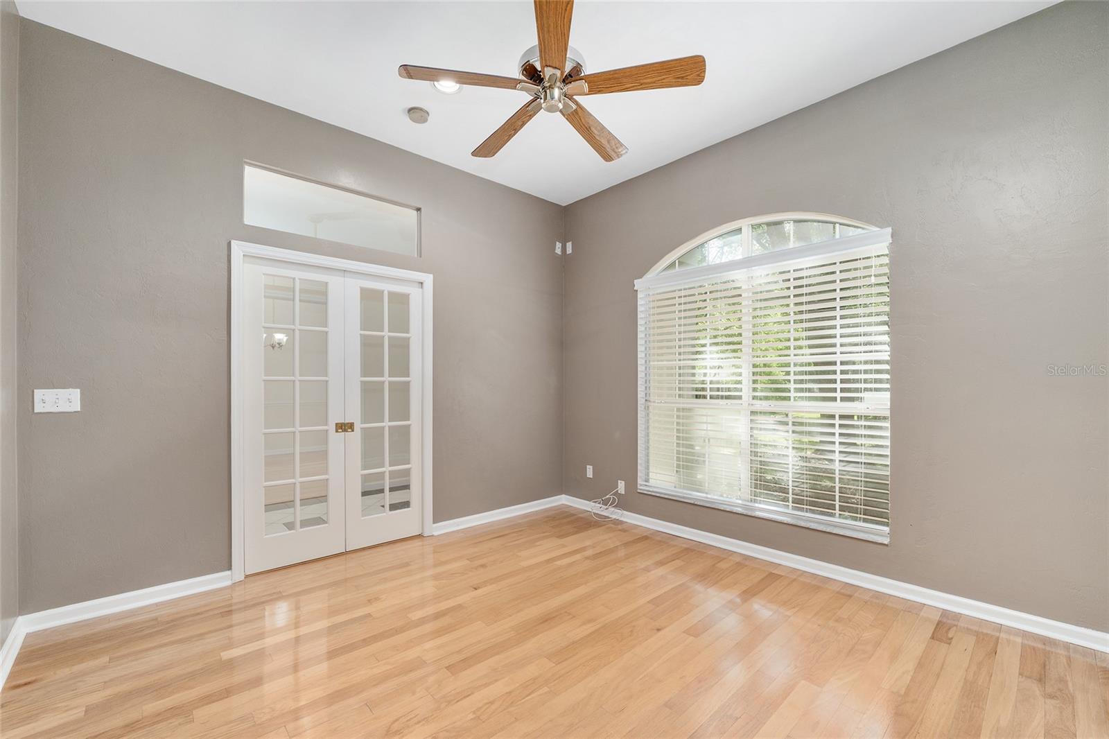 Image 33 of 81 For 13424 4th Lane