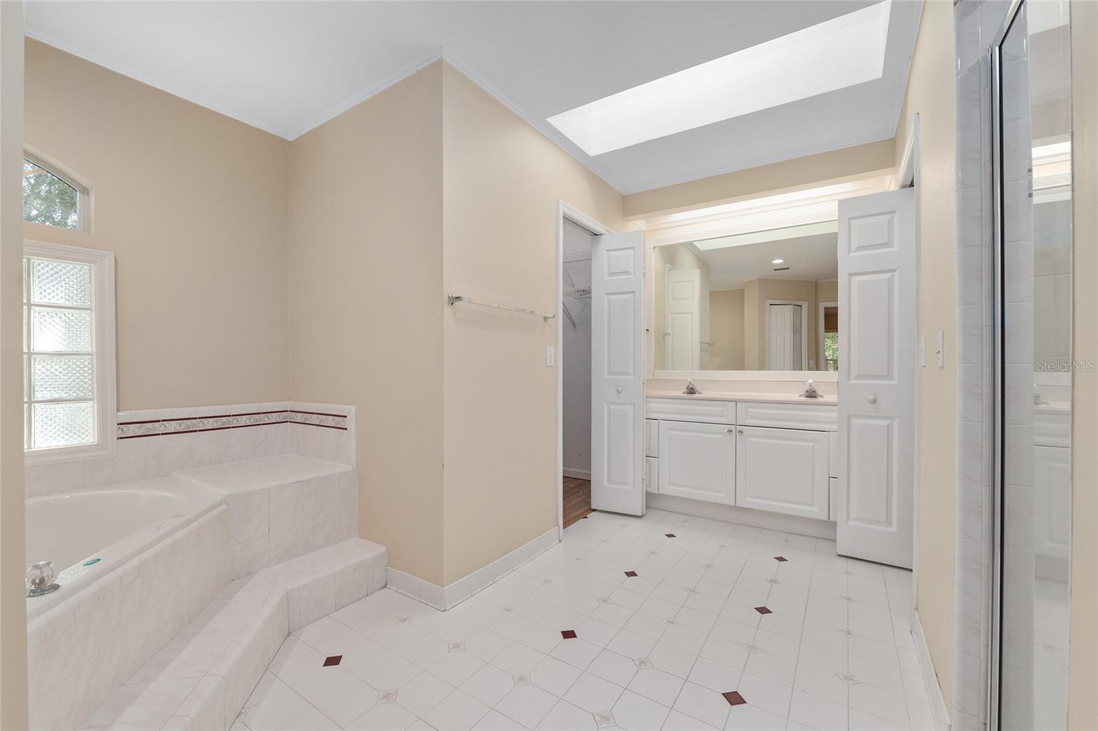 Image 37 of 81 For 13424 4th Lane