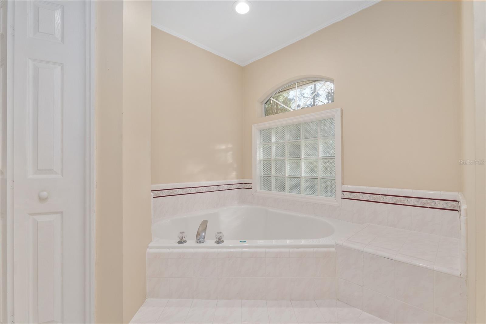 Image 40 of 81 For 13424 4th Lane