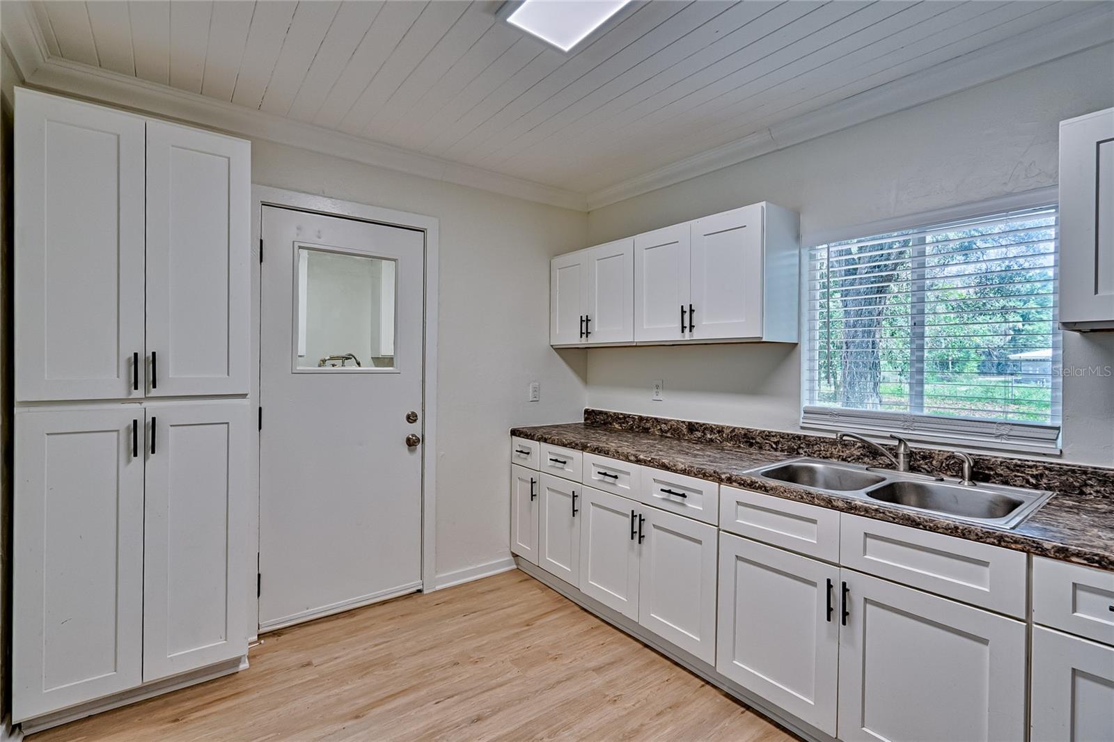 Image 10 of 29 For 209 47th Street