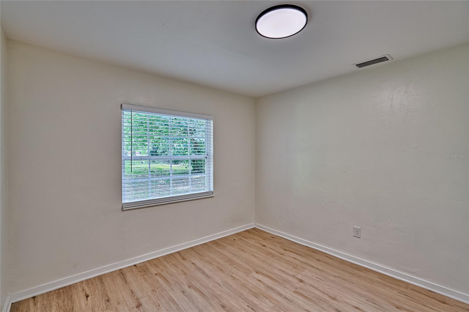 Image 16 of 29 For 209 47th Street