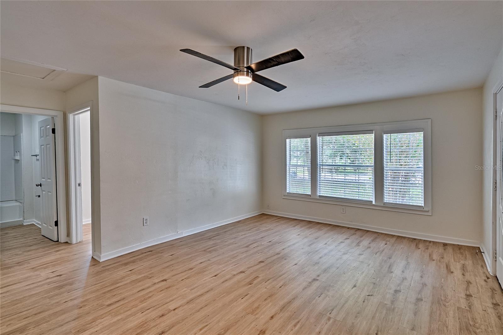 Image 4 of 29 For 209 47th Street