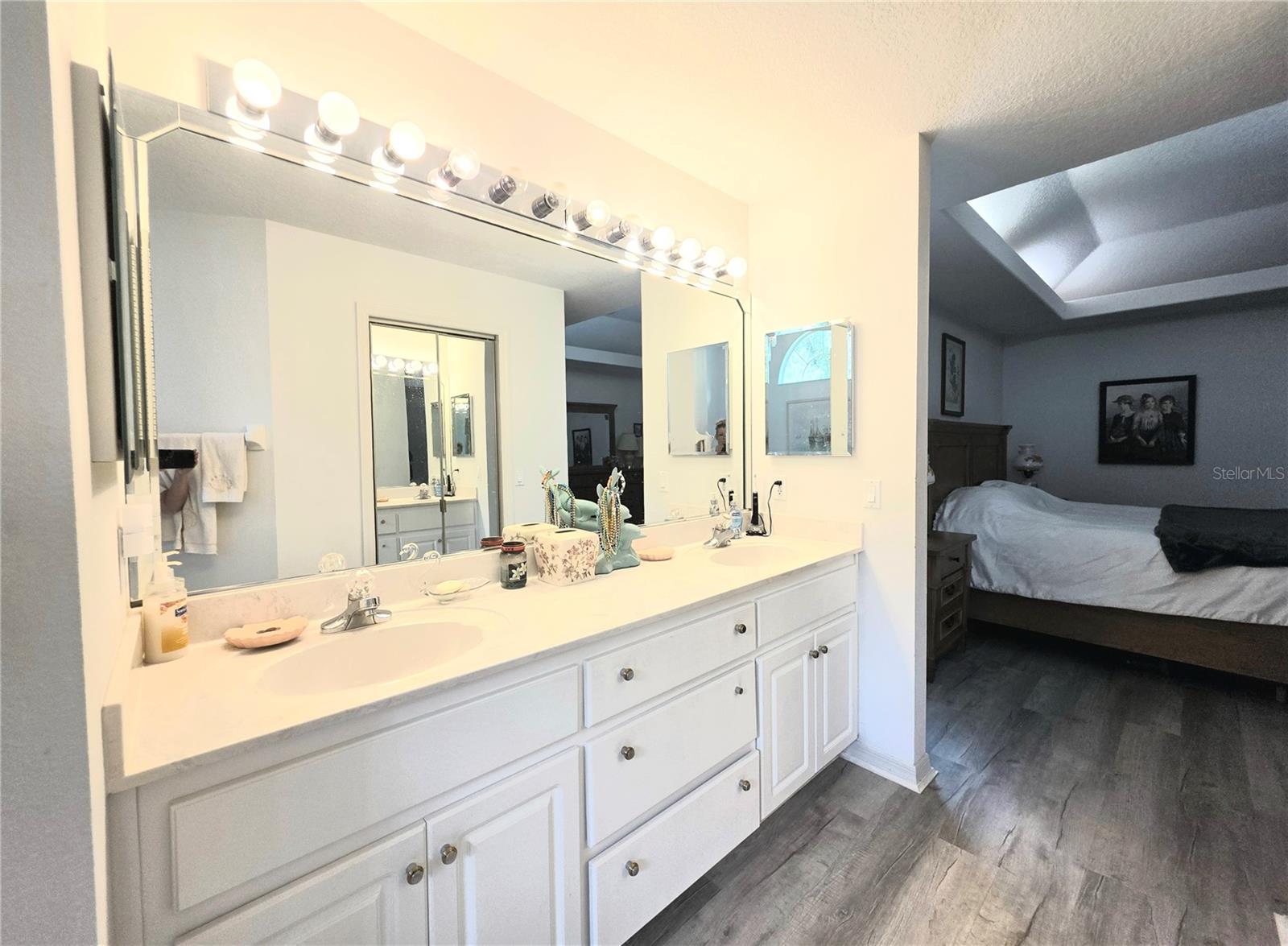 Image 16 of 23 For 93 Hickory Loop