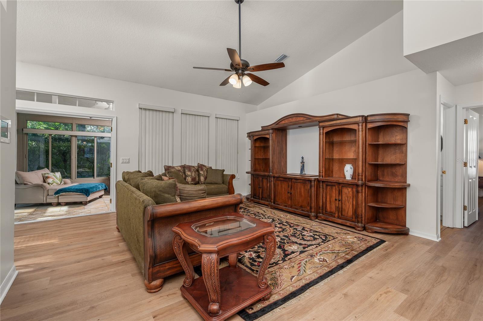 Image 15 of 29 For 5091 Great Oak Lane