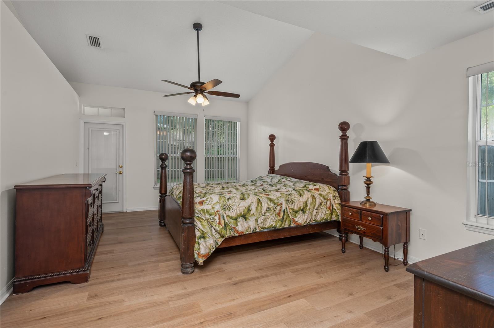 Image 17 of 29 For 5091 Great Oak Lane