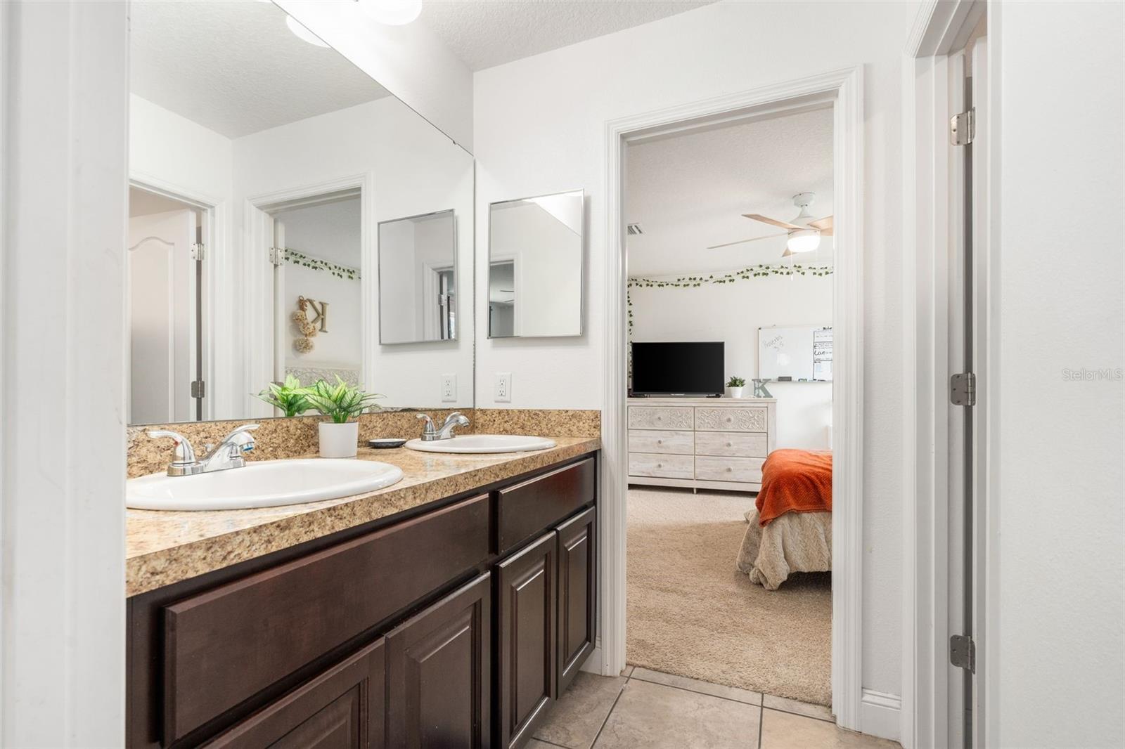 Image 41 of 53 For 5419 215 Terrace