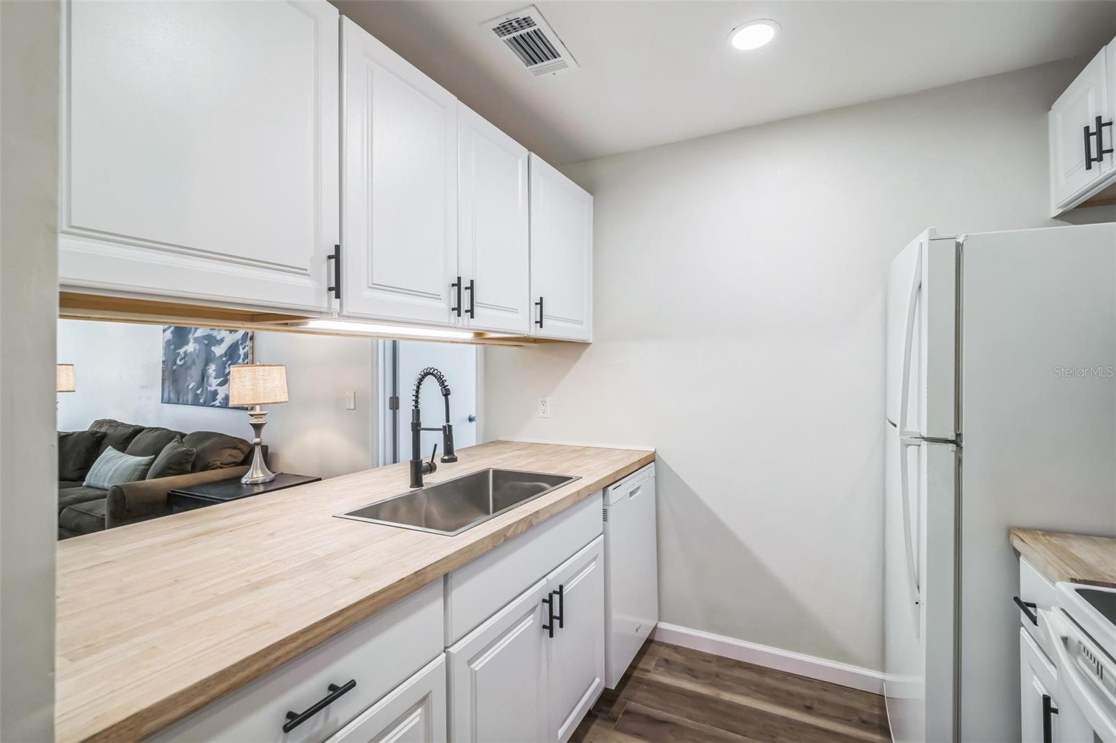 Image 4 of 18 For 3800 20th Avenue 112
