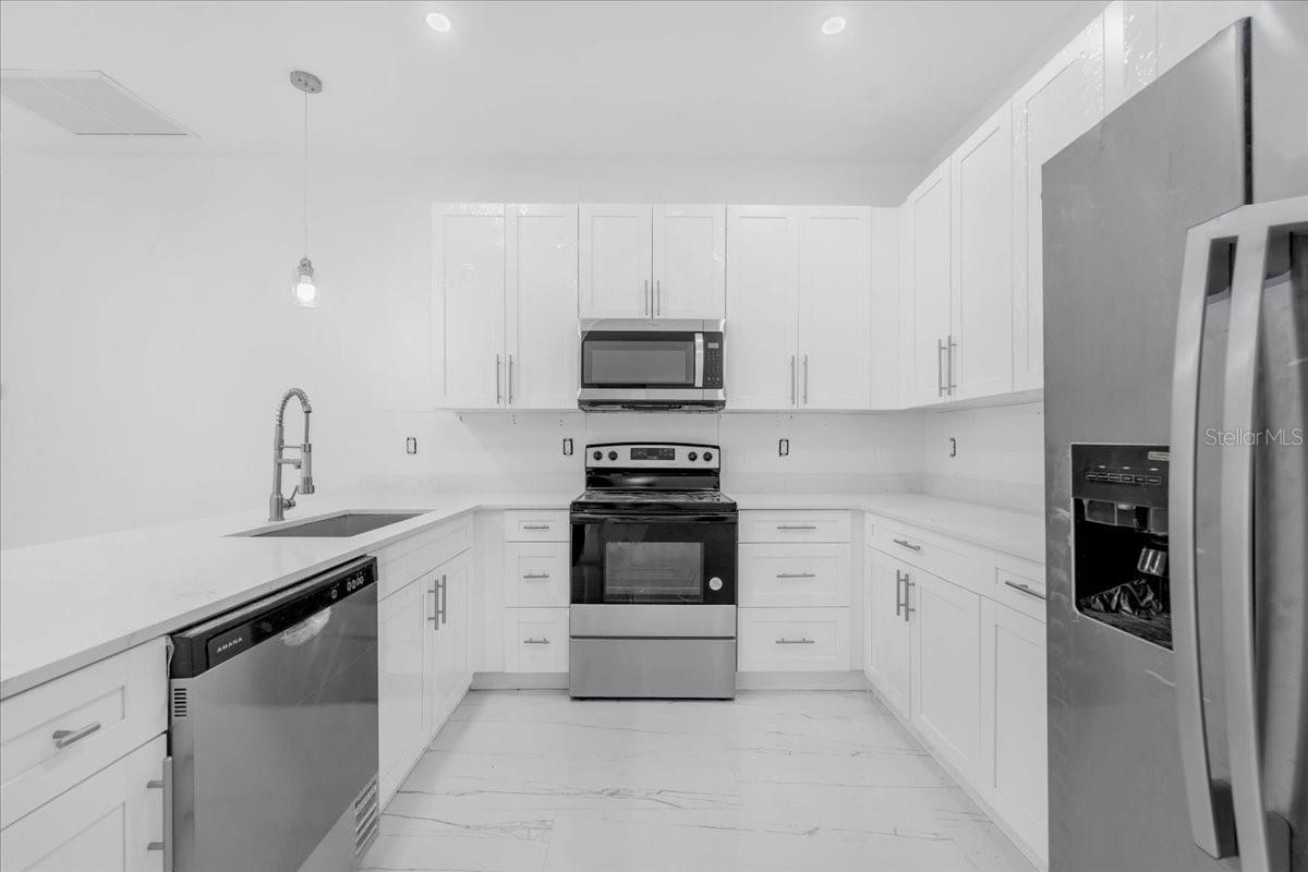 Image 10 of 59 For 2513 9th Avenue