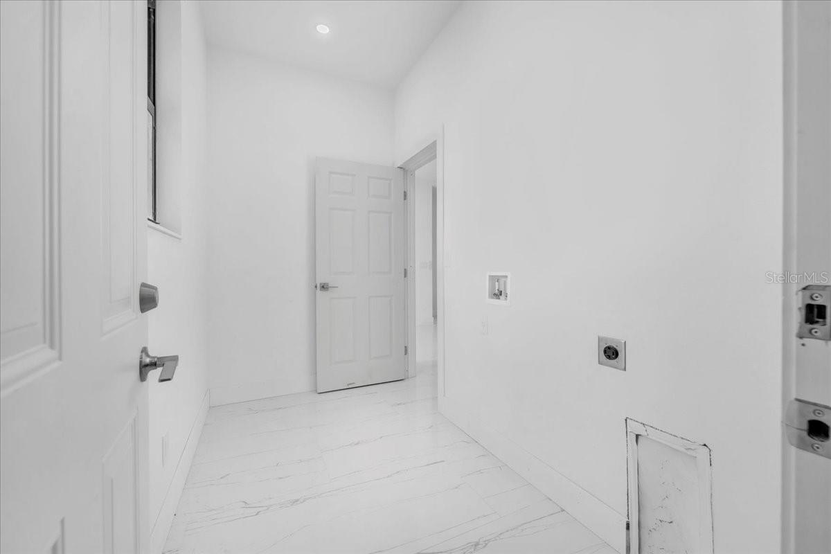 Image 13 of 59 For 2513 9th Avenue