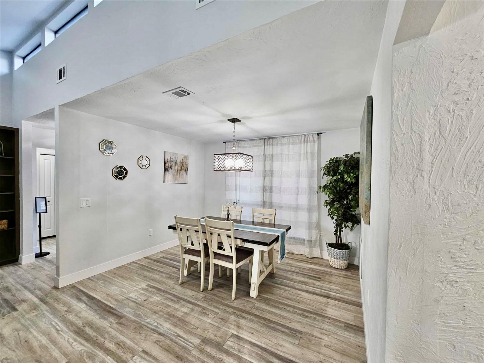 Image 7 of 34 For 5407 82nd Terrace