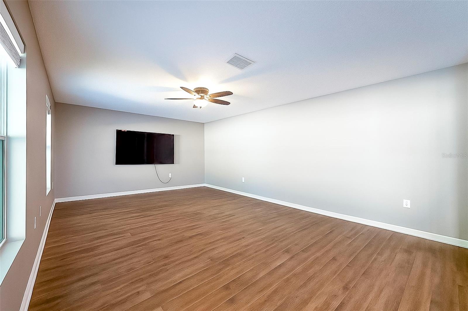 Image 17 of 72 For 713 242nd Terrace
