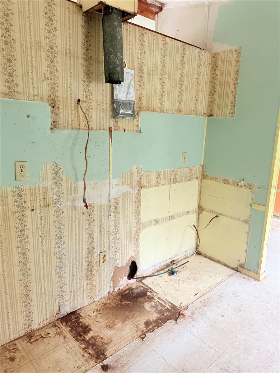 Image 41 of 44 For 7324 152 Place