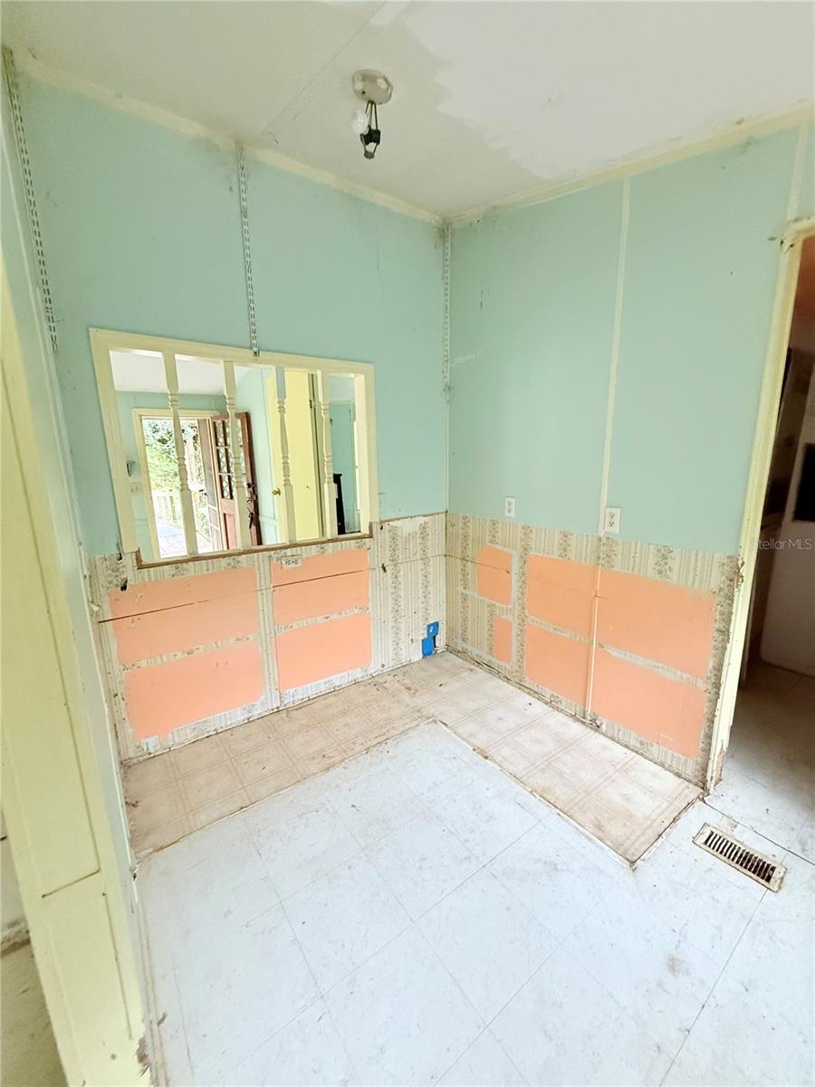 Image 42 of 44 For 7324 152 Place