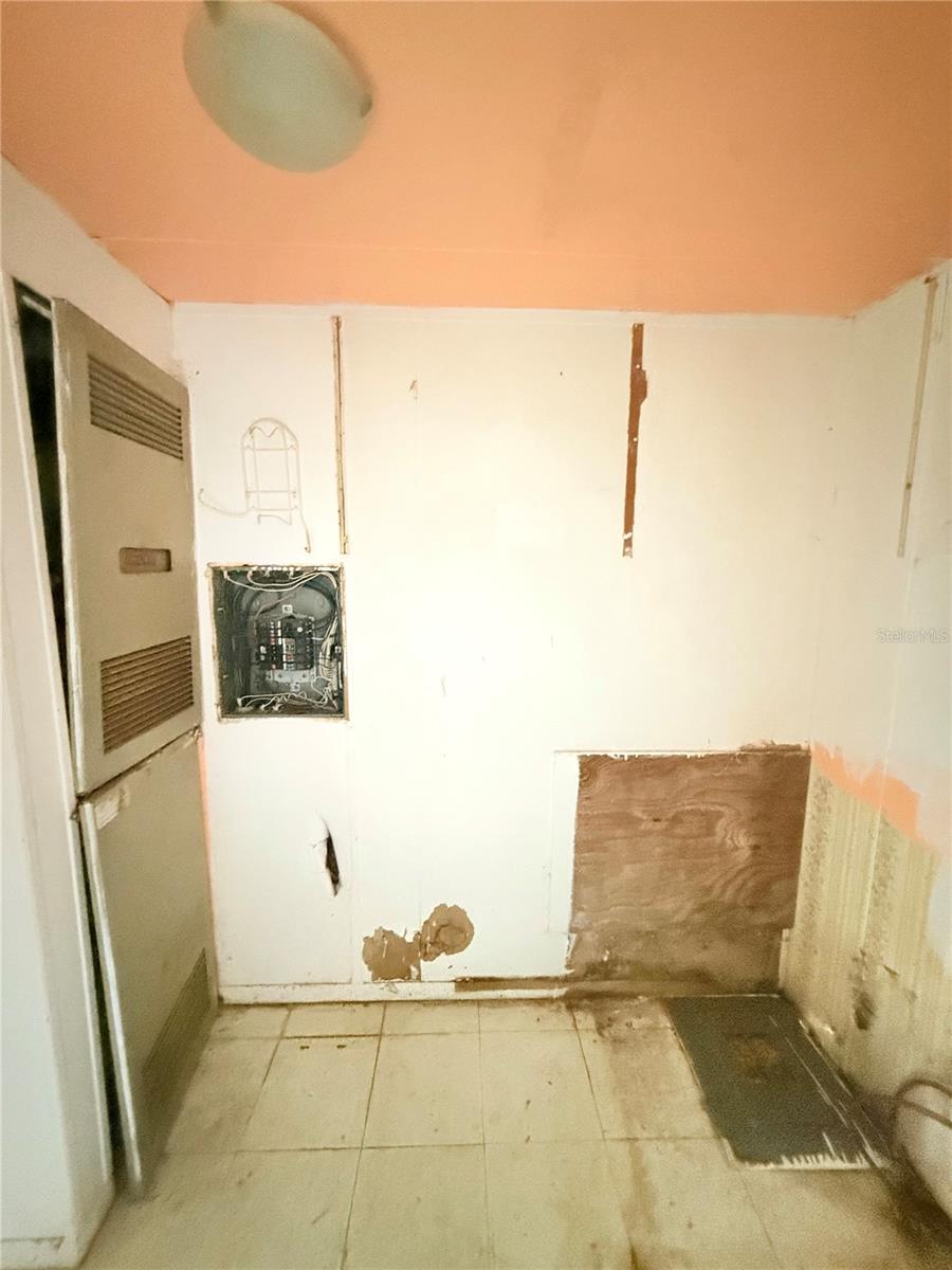 Image 43 of 44 For 7324 152 Place