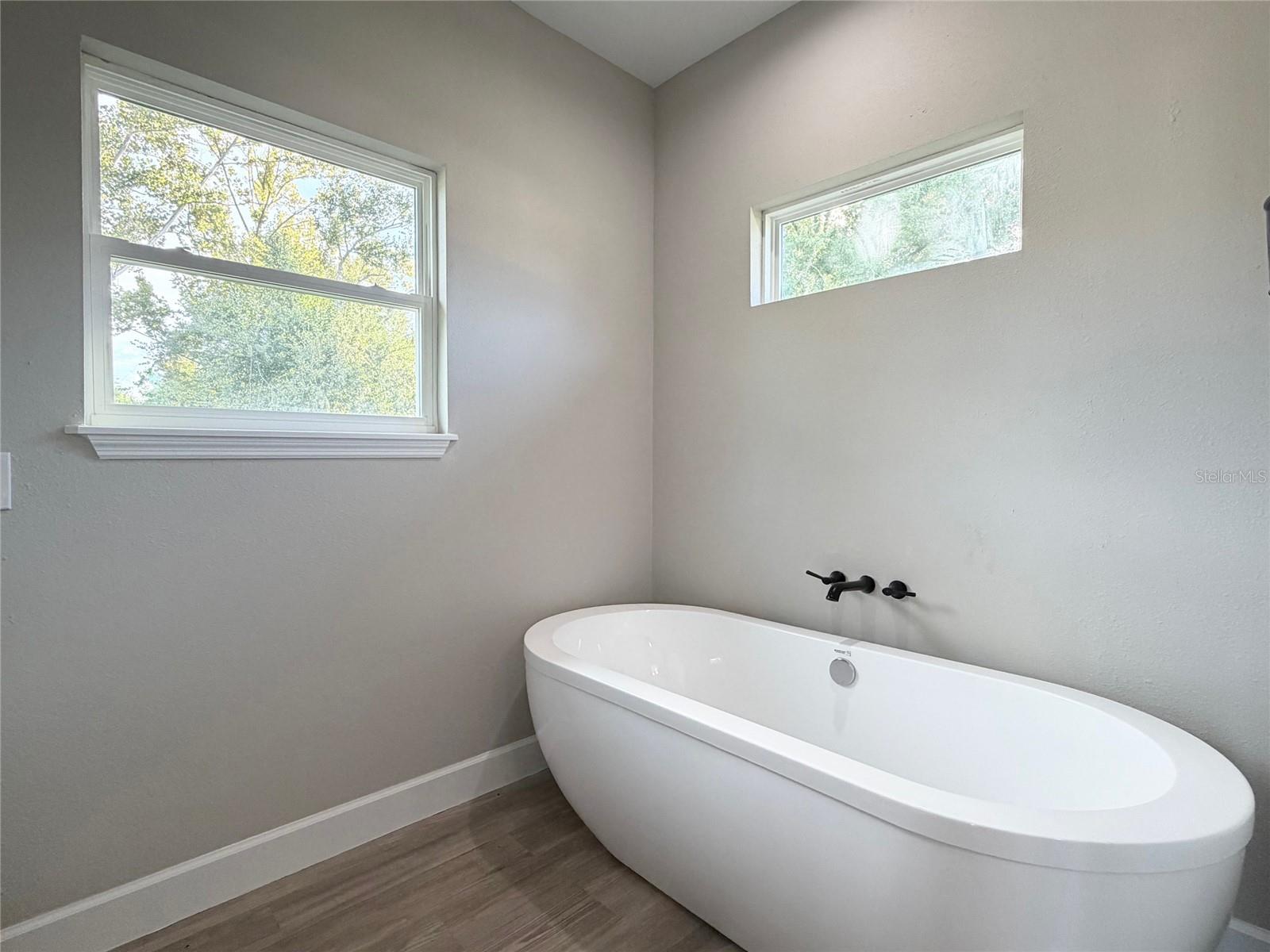 Image 20 of 27 For 131 Hillcrest Circle Ne
