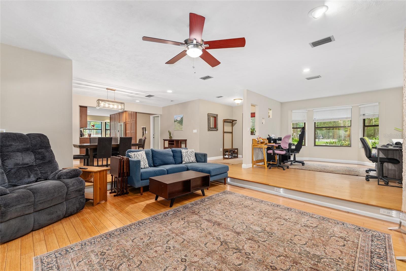 Image 17 of 63 For 6809 90th Street