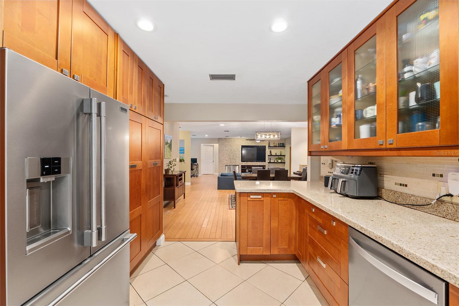 Image 26 of 63 For 6809 90th Street