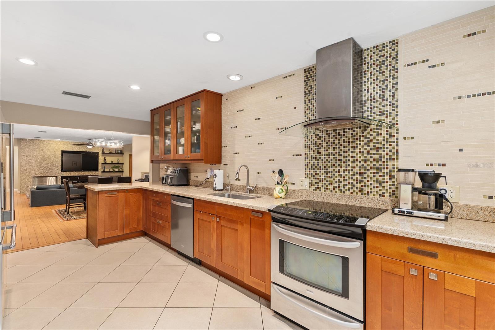 Image 27 of 63 For 6809 90th Street