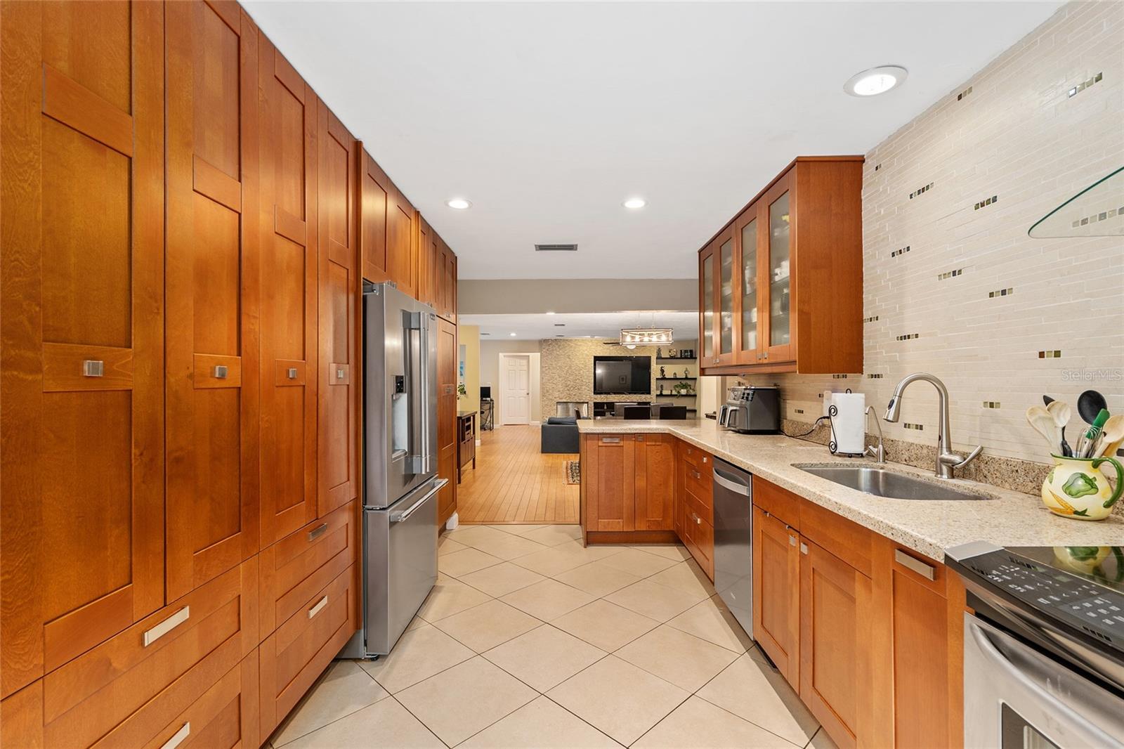 Image 28 of 63 For 6809 90th Street