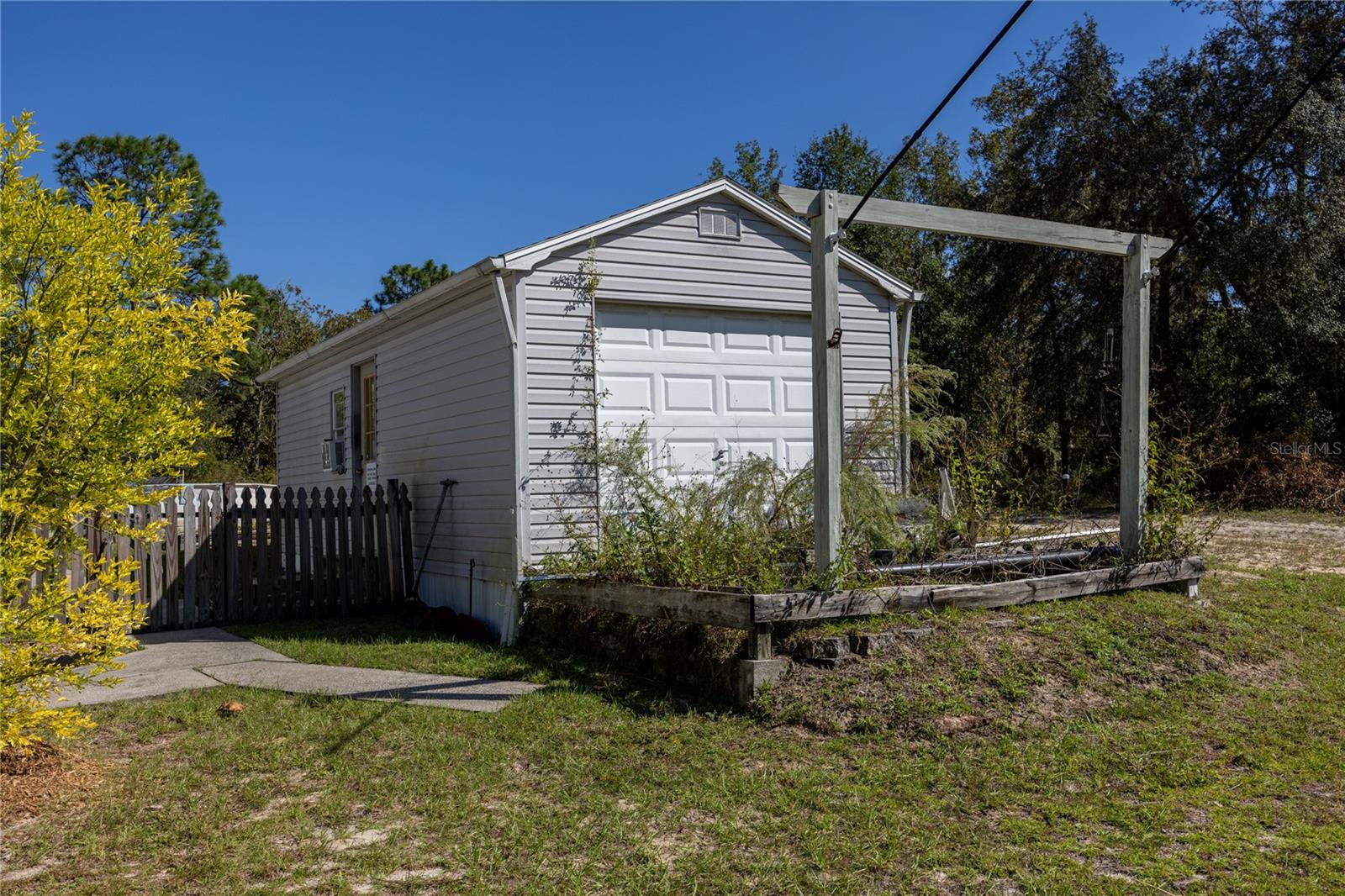 Image 14 of 55 For 11071 78th Terrace