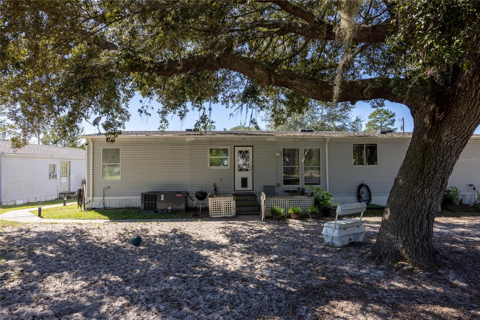 Image 4 of 55 For 11071 78th Terrace