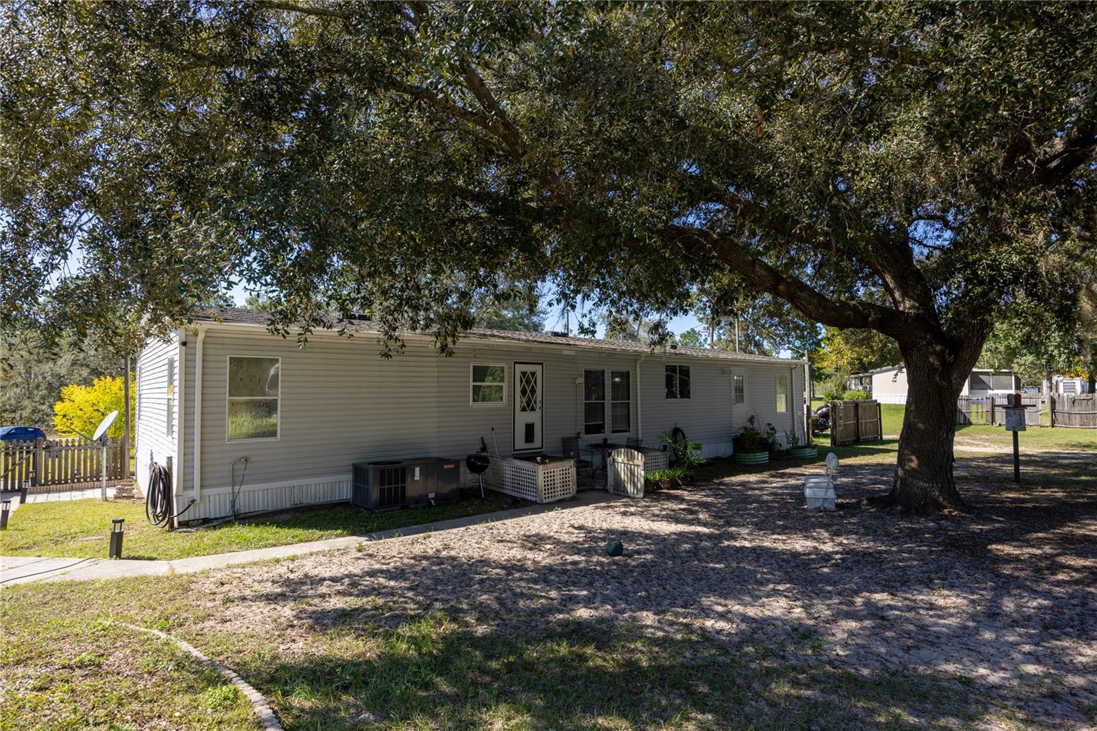 Image 5 of 55 For 11071 78th Terrace