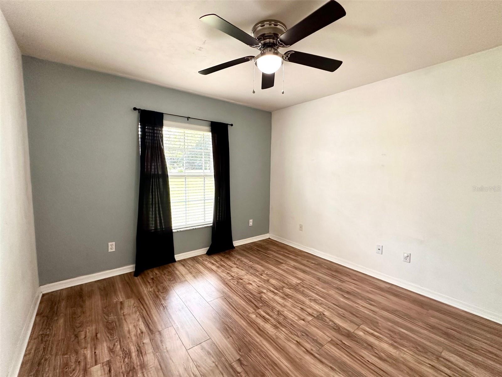 Image 15 of 31 For 17598 181st Street