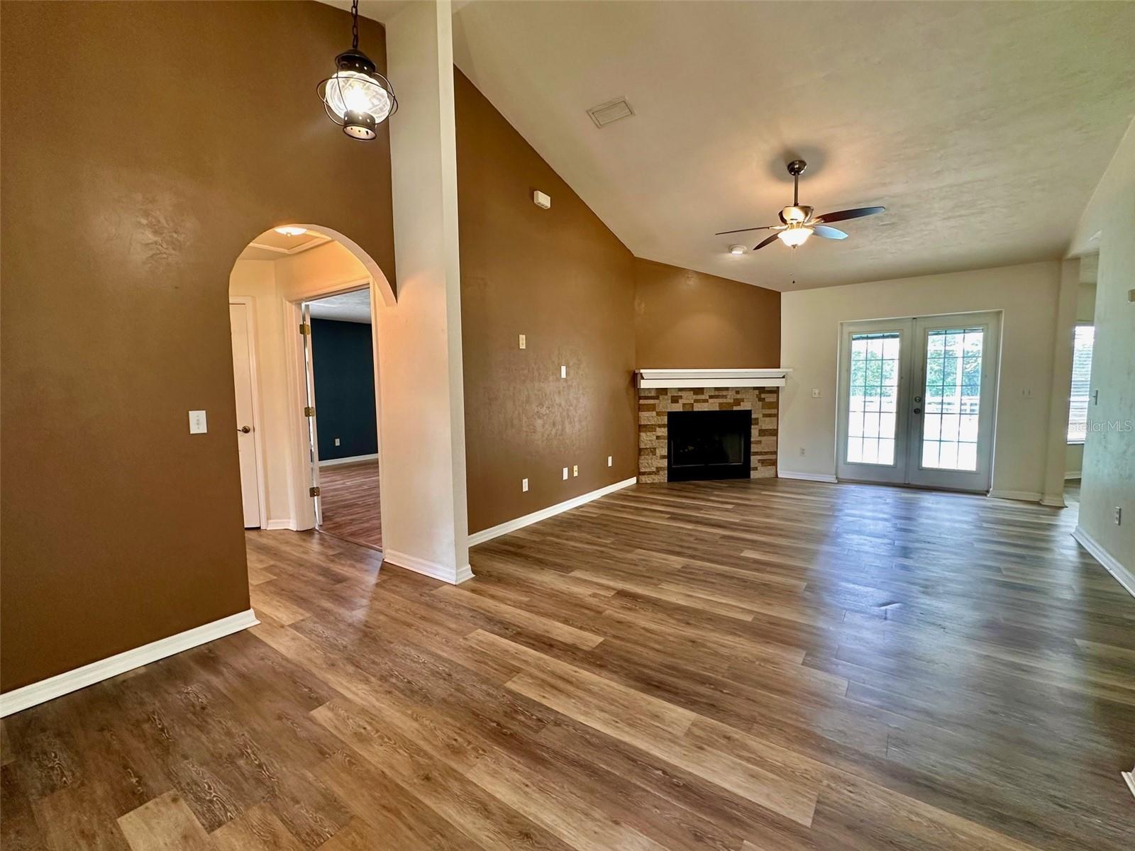 Image 6 of 31 For 17598 181st Street