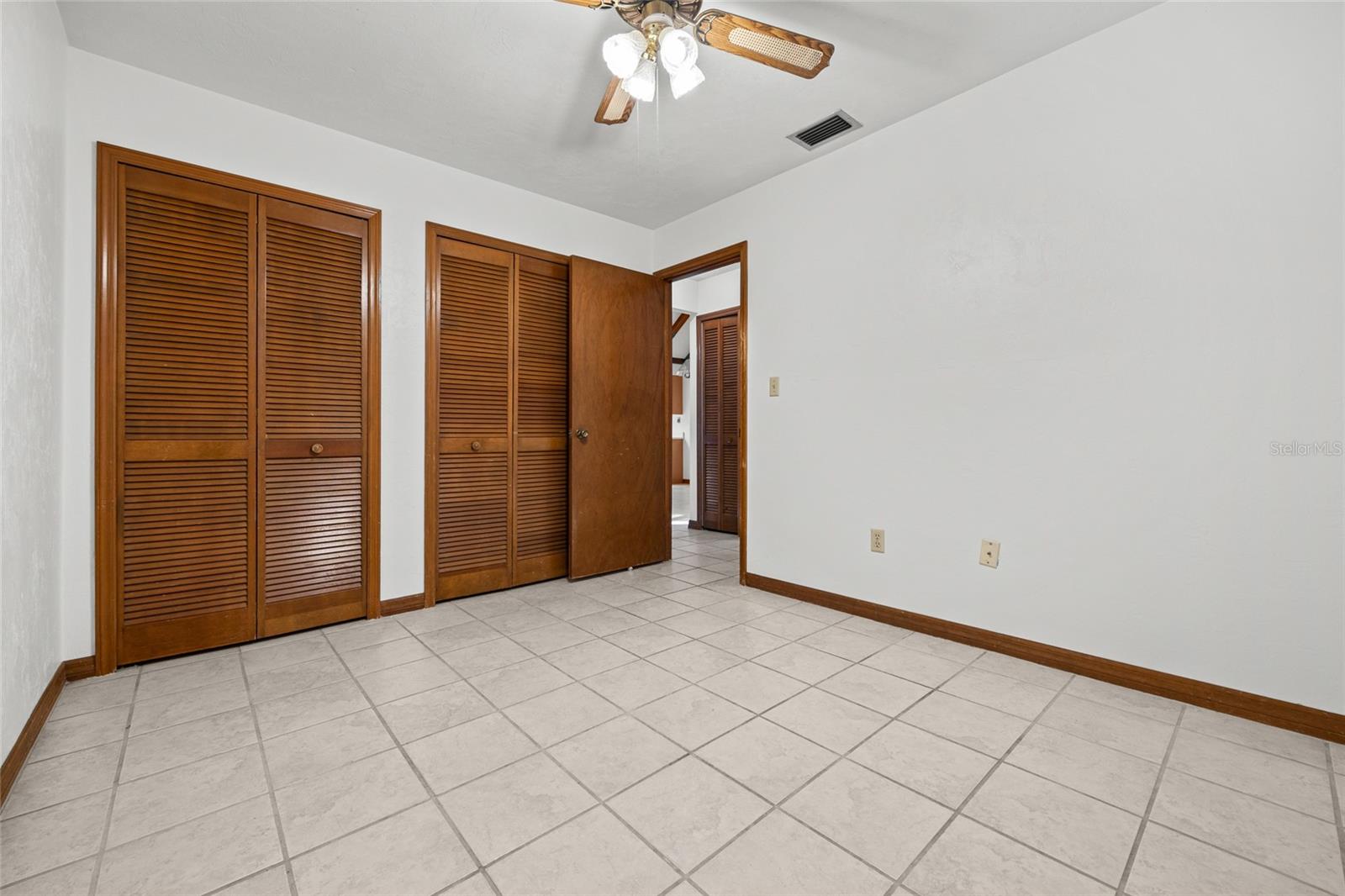 Image 21 of 29 For 1637 42nd Place