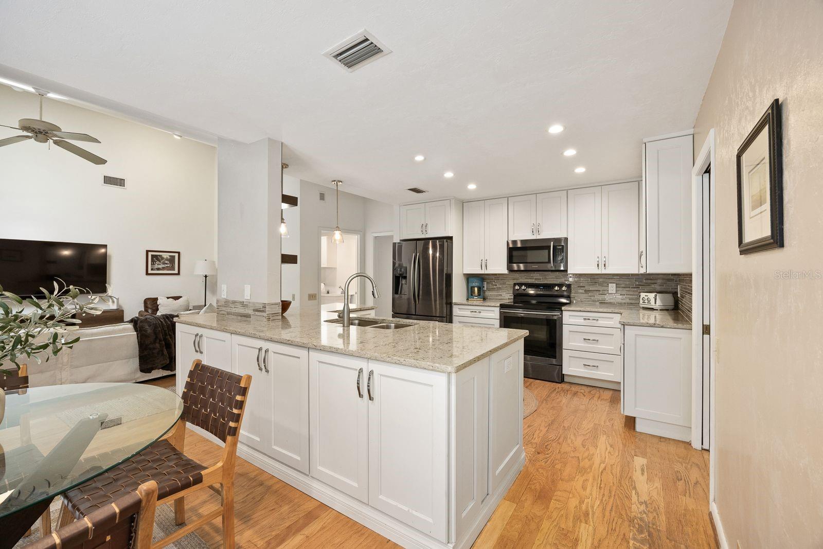 Image 13 of 38 For 3022 24th Terrace