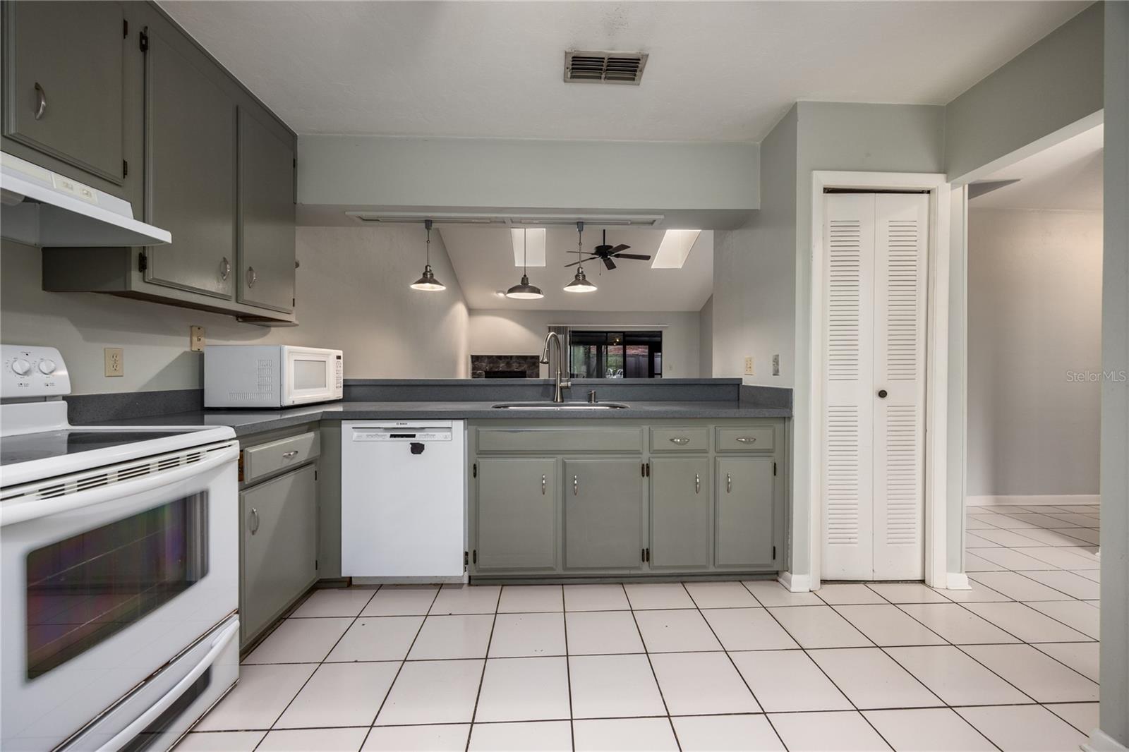 Image 17 of 42 For 3711 56th Lane