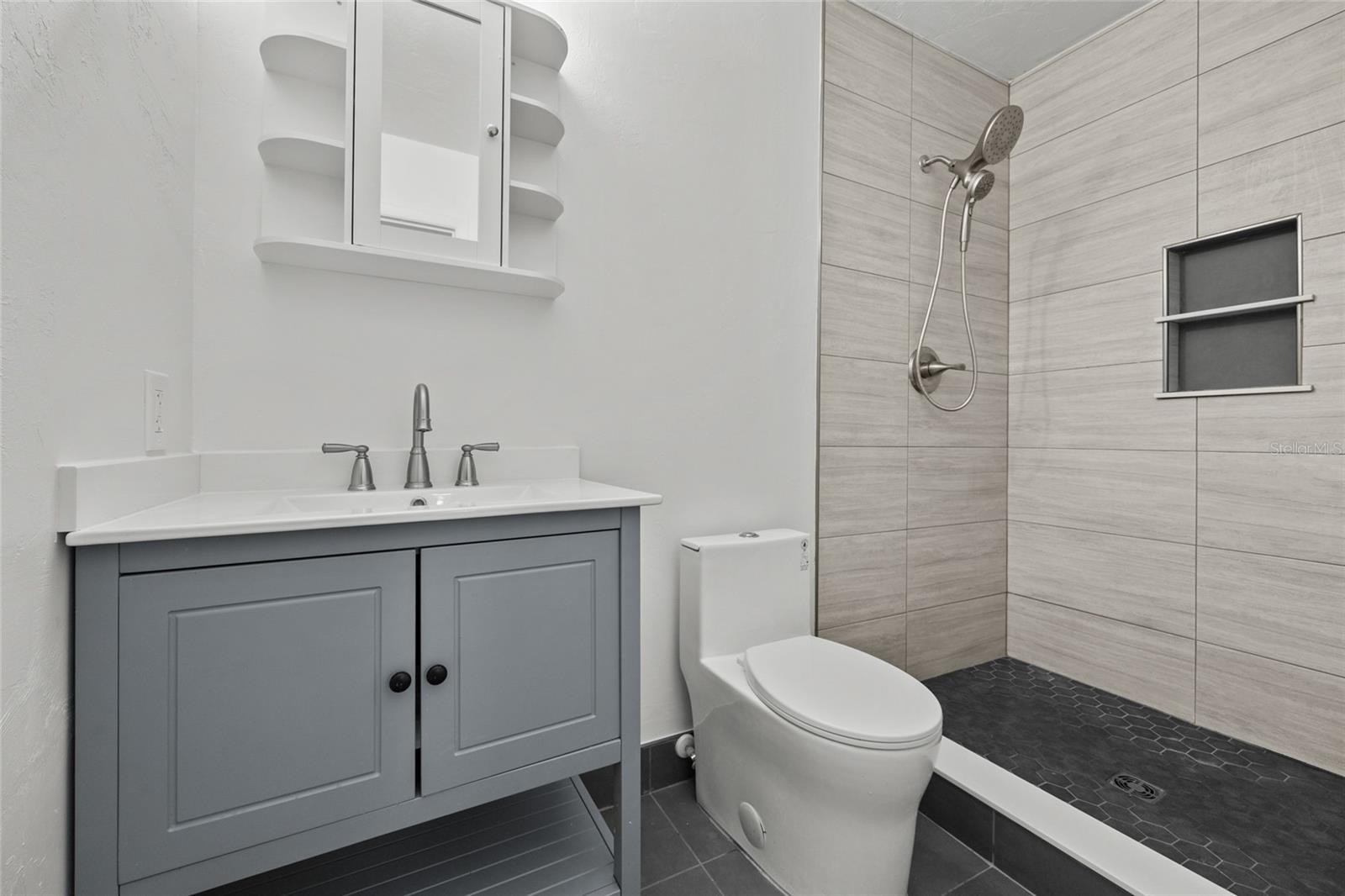 Image 21 of 25 For 6002 33rd Street