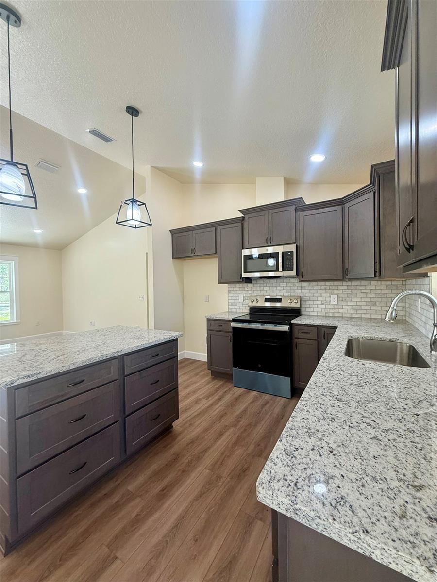 Image 6 of 15 For 15291 15th Lane