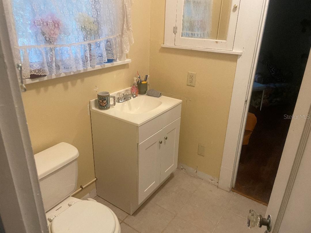 Image 9 of 29 For 635 9th Avenue