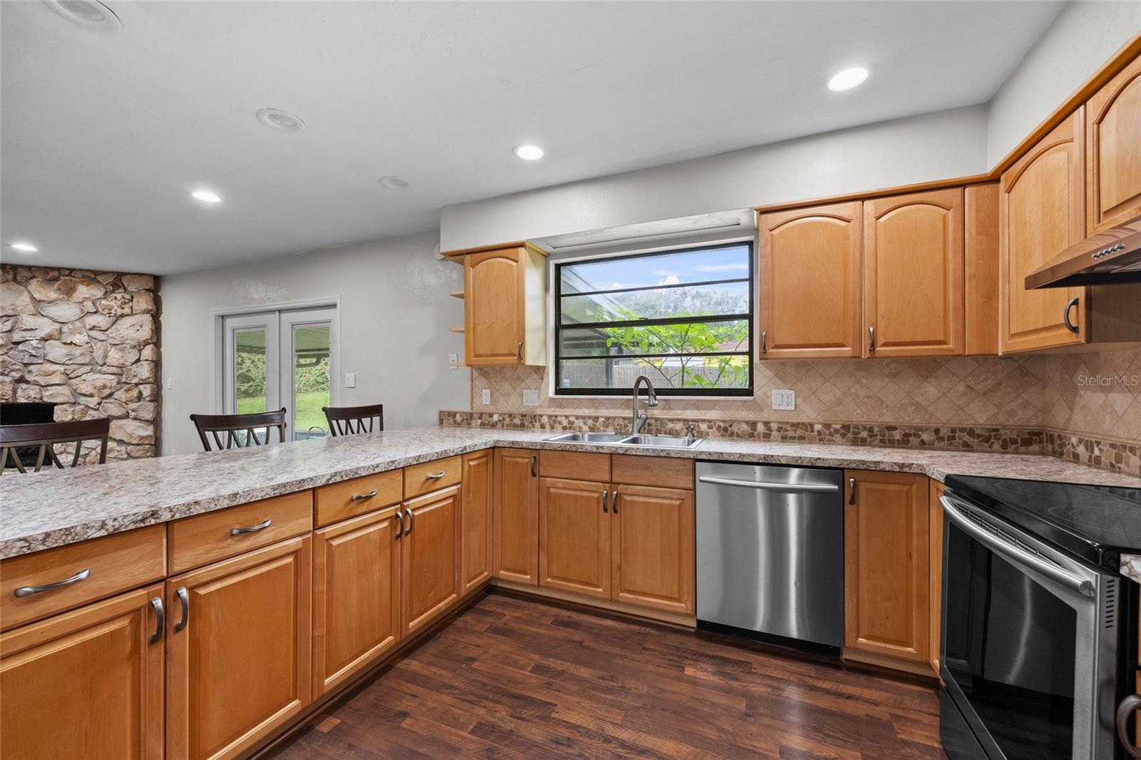Image 14 of 33 For 8402 1st Avenue