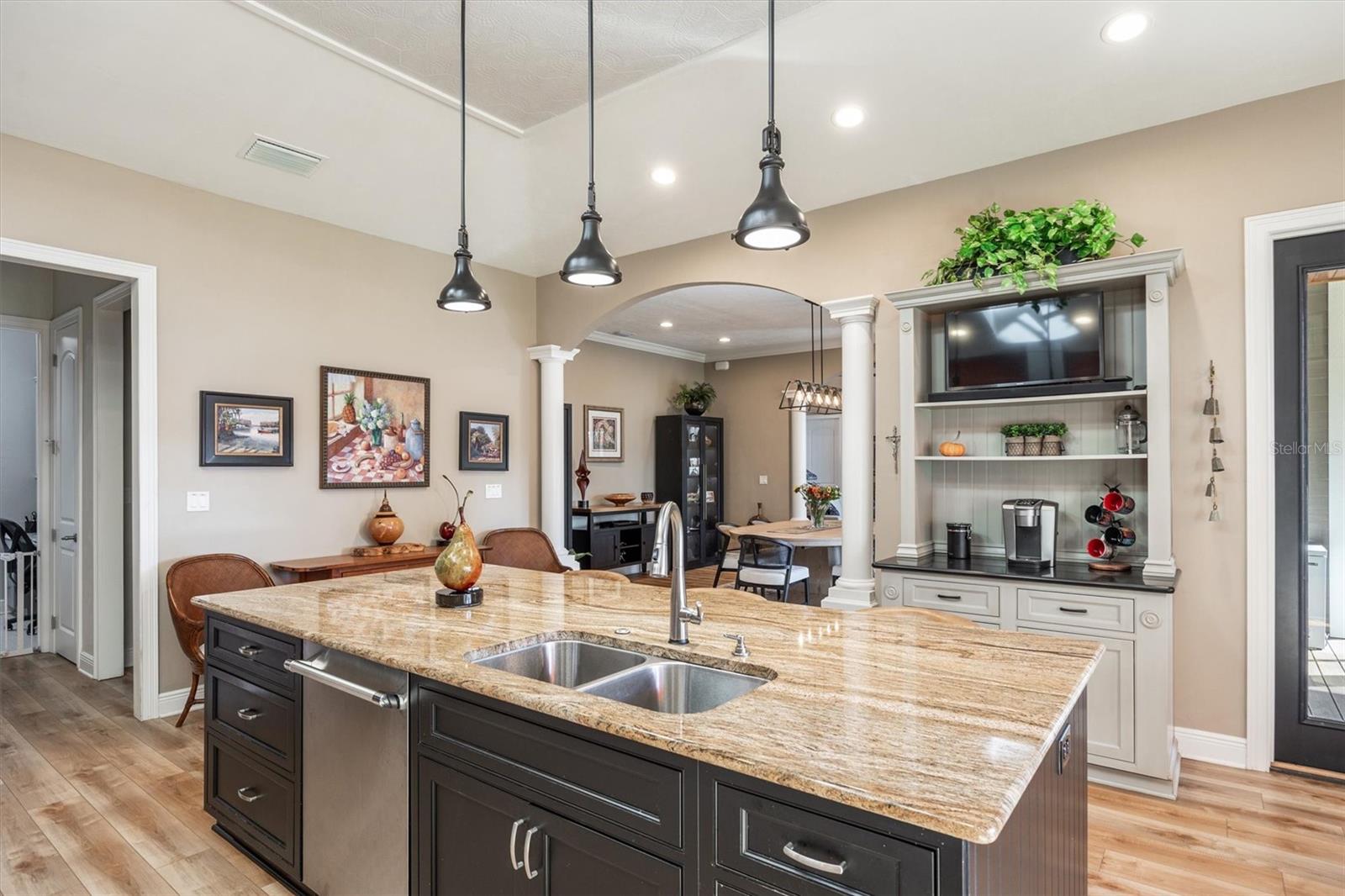 Image 15 of 71 For 719 Seminole Ridge Road
